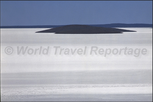 Lake Gairdner. An island in a sea of salt Lake Gairdner. An island in a sea of salt