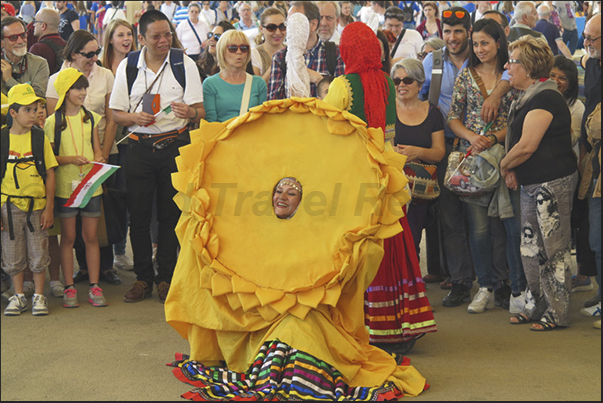 Shows in the Decumano Avenue