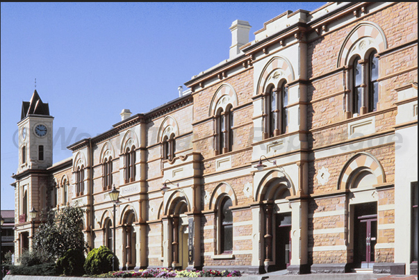 The architectures of Mount Gambier, the town on the border with the Victoria State