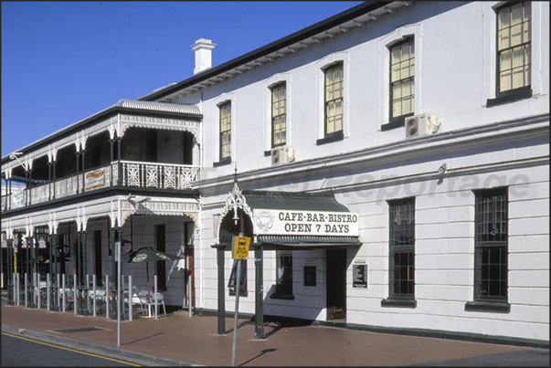 The architectures of Mount Gambier, the town on the border with the Victoria State