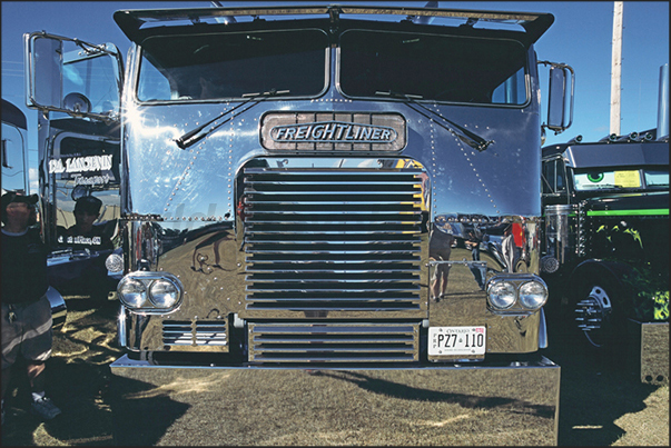 Each truck participating in the beauty contest, it is almost a work of art Each truck participating in the beauty contest, it is almost a work of art