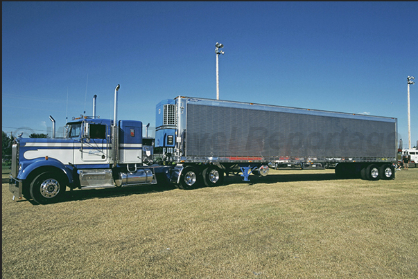 Difficult, for the judges of the beauty contest, decide which is the most beautiful truck Difficult, for the judges of the beauty contest, decide which is the most beautiful truck