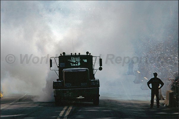 The uphill race between trucks, with or without trailer, puts a strain on the engines and it often happens that some engine burn