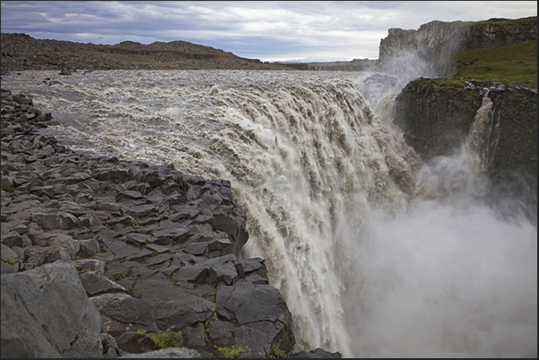 Dettifoss Selfoss waterfalls