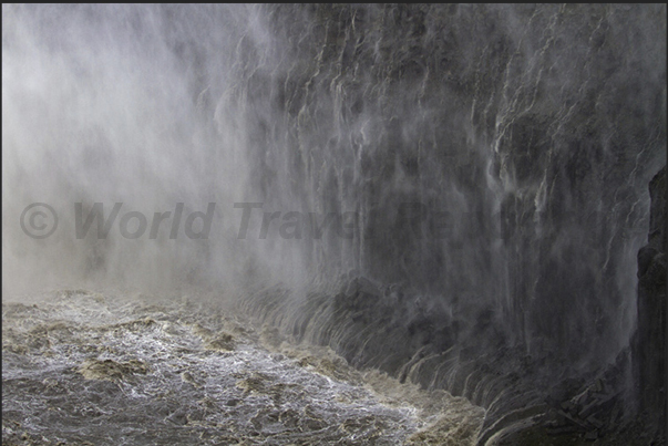 Selfoss Dettifoss waterfalls