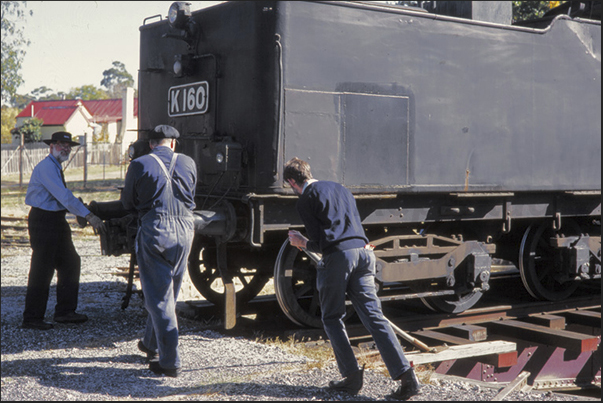 Goldfields Railways. The railway Castlemaine - Maldon. From the train depot, it positions the locomotive on the tracks Goldfields Railways. The railway Castlemaine - Maldon. From the train depot, it positions the locomotive on the tracks