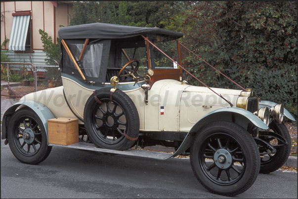 Rally of classic cars in the town of Wangaratta