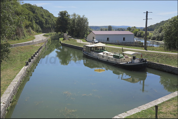 Lunch break after the lock 58n (Routelle) Lunch break after the lock 58n (Routelle)
