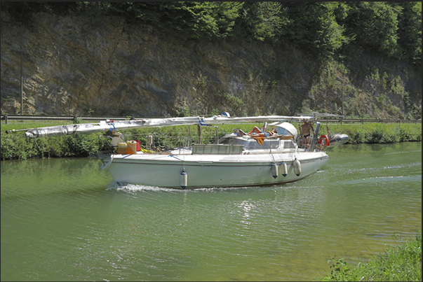 With boat from Germany to the Mediterranean sea through France