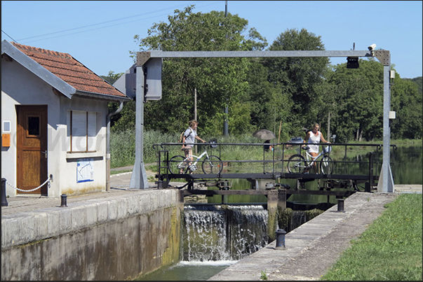 Return to the boat after the bike ride, lock 58n (Routelle) Return to the boat after the bike ride, lock 58n (Routelle)