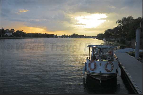 Sunset on the river Doubs near the village of Saint Jean de Losne