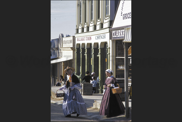Sovereign Hill. The clothes of women and men, are reproductions of the style of dress in the late nineteenth century Sovereign Hill. The clothes of women and men, are reproductions of the style of dress in the late nineteenth century
