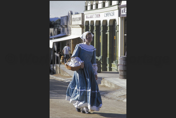 Sovereign Hill. The clothes of women and men, are reproductions of the style of dress in the late nineteenth century