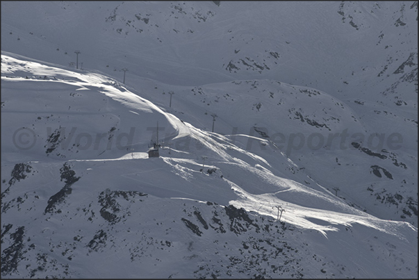 The slopes are closing. It is time to go down The slopes are closing. It is time to go down