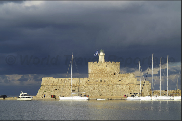 Fort of San Nicola (built in the fifteenth century), the entrance to Mandraki Port