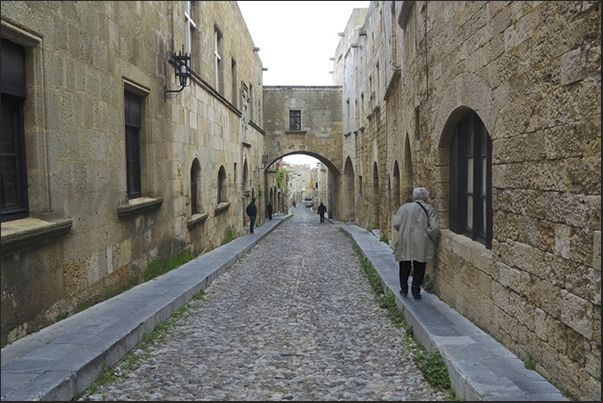 The cobbled streets that characterize the narrow streets of the old town The cobbled streets that characterize the narrow streets of the old town