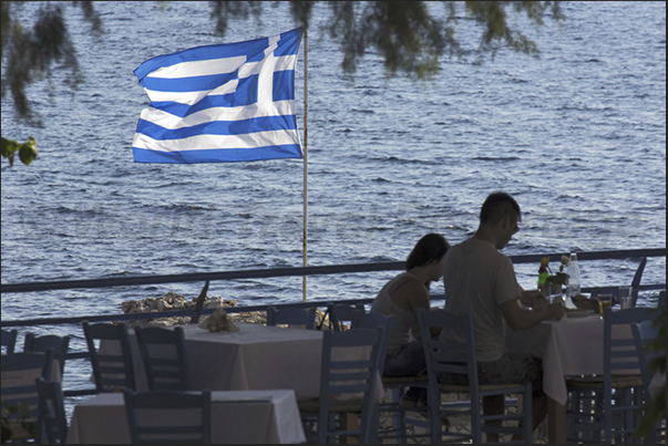 Small seaside restaurants, with excellent dishes of fish, are very common along the coast Small seaside restaurants, with excellent dishes of fish, are very common along the coast