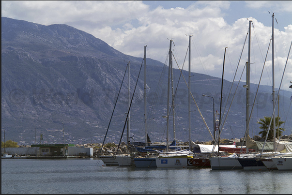 The mountains overlooking the great port of Kalamata, the most important port of the peninsula The mountains overlooking the great port of Kalamata, the most important port of the peninsula
