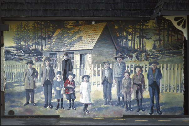 In 1883 it opened the first school of Chemainus In 1883 it opened the first school of Chemainus