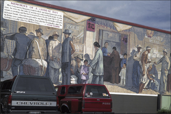 The mural that celebrates the meeting place for Chinese immigrants who came to the island in the twentieth century The mural that celebrates the meeting place for Chinese immigrants who came to the island in the twentieth century