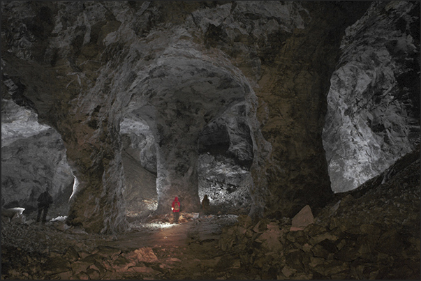 Gypsum mine. Three columns, supporting the large rocky ceiling