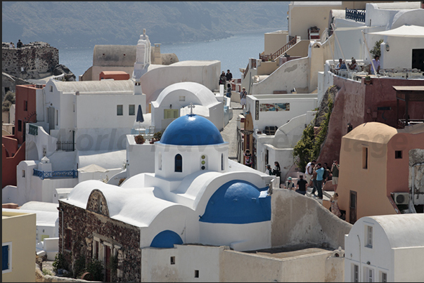 Thira, Imerovigli and Oia are the three major cities built on the Caldera, the cone of an ancient volcano Thira, Imerovigli and Oia are the three major cities built on the Caldera, the cone of an ancient volcano