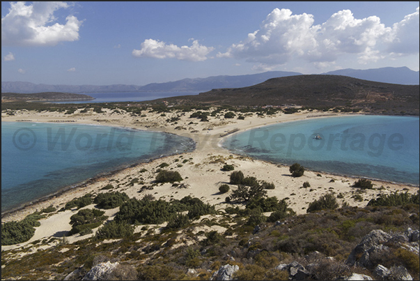 Elafonisos Bay. Mikros Simos Bay (right) and Meghalos Simos (left) Elafonisos Bay. Mikros Simos Bay (right) and Meghalos Simos (left)