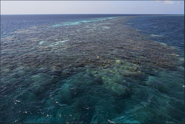 The access to the interior ring of coral reef of Sha-ab Rumi The access to the interior ring of coral reef of Sha-ab Rumi