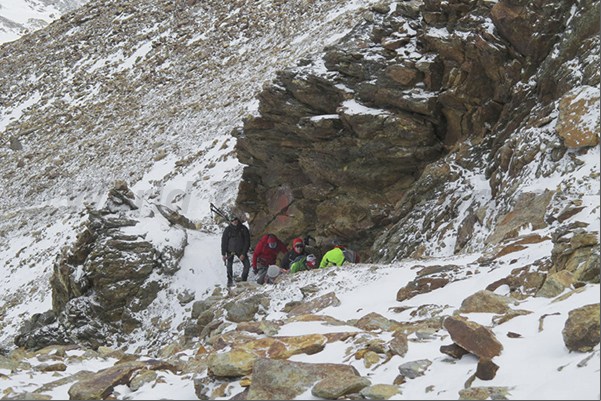 The second part of Ötzi tour is the short climb to the Schwarze Wand (3170 m)