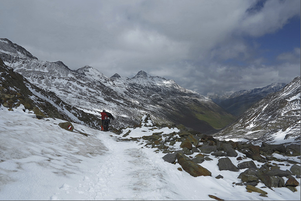 The last stretch of the path of Ötzi, is the climb to the Similaun refuge The last stretch of the path of Ötzi, is the climb to the Similaun refuge