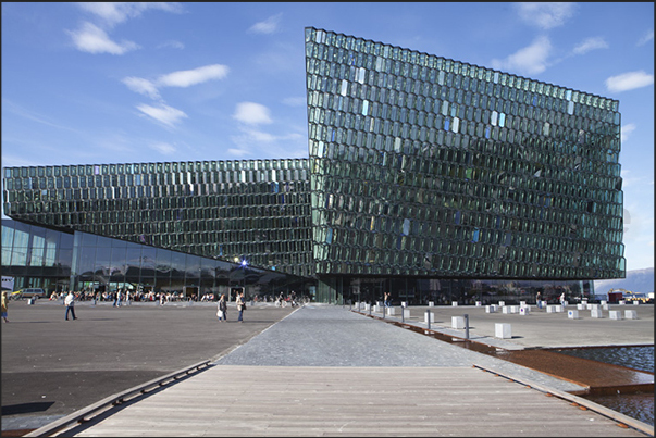 Harpa Concert Hall and Conference Centre by the architect Henning Larsen Danish and Icelandic architectural of Batteríiđ Harpa Concert Hall and Conference Centre by the architect Henning Larsen Danish and Icelandic architectural of Batteríiđ