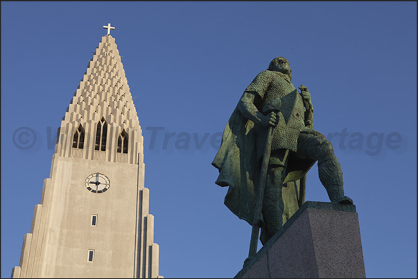 Hallgrímur church called Hallgrímskirkja (architect Guđjón Samúelsson) and the statue of Icelandic explorer Leif Erikson Hallgrímur church called Hallgrímskirkja (architect Guđjón Samúelsson) and the statue of Icelandic explorer Leif Erikson