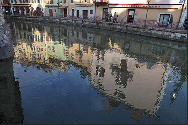 Bridges and canals like Venice, only that the city of Annecy is in the middle of the Alps Bridges and canals like Venice, only that the city of Annecy is in the middle of the Alps