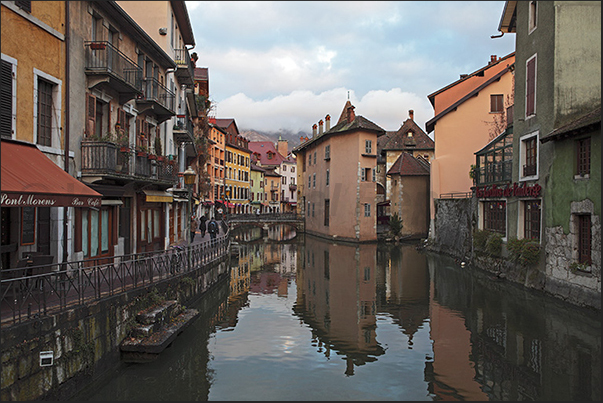 Thiou canal, the main channel