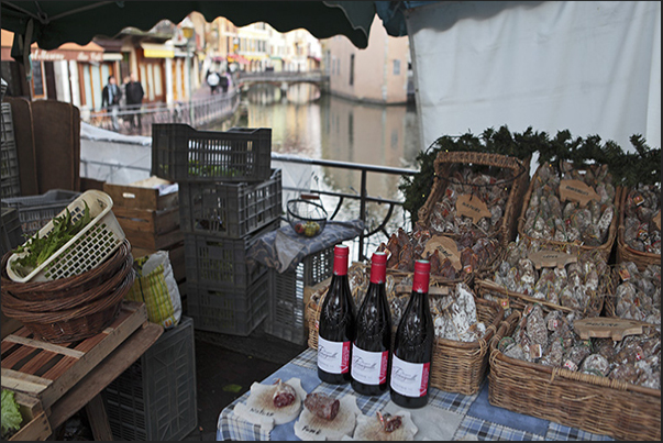 Market on a bridge in the old town