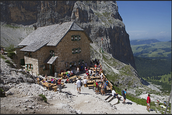 Refuge Vicenza. Mount Sassolungo