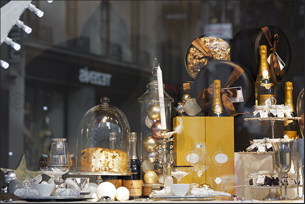 Sweets and champagne wine for Christmas dinner Sweets and champagne wine for Christmas dinner