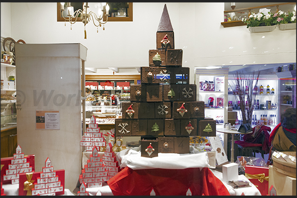 Merry Christmas and Happy New Year from Lausanne Merry Christmas and Happy New Year from Lausanne