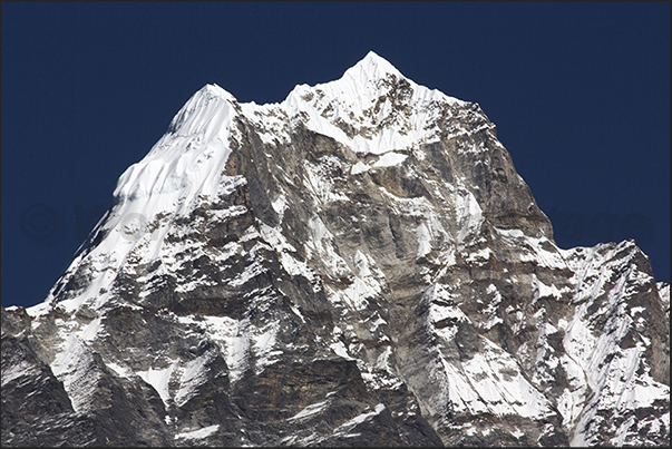 Mount Kusum Khangkaru (6370 m)