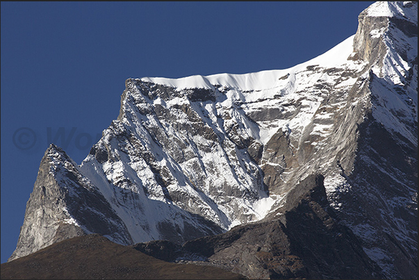 Glacier of Mount Tartikha (6186 m) in front of Namche Bazaar