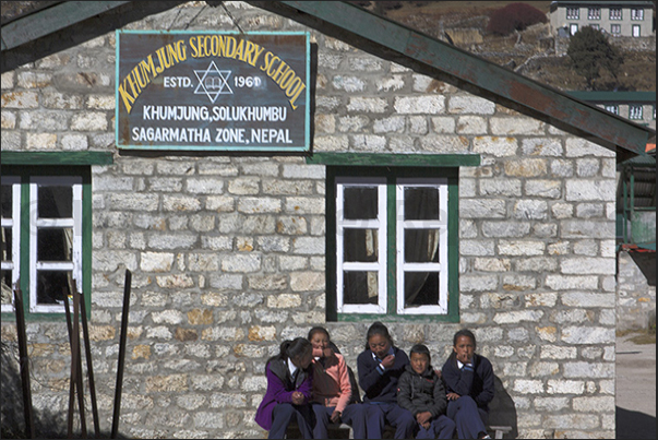 Khumjung School where there is a monument dedicated to New Zealander Edmund Hillary, the first climber of Everest in 1953