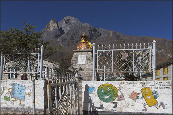 Village of Khumjung. The monument dedicated to Edmund Hillary, the first climber of Everest in 1953