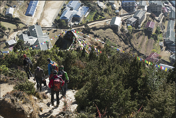 Descent to Namche Bazaar Descent to Namche Bazaar