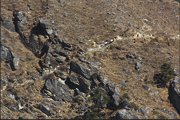 The trail up the valley leading to the Khumbu Glacier