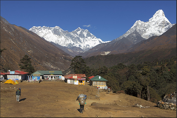 Village of Tengboche (3860 m). 