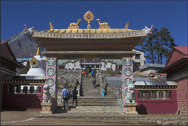 The monastery of Tengboche (3860 m)