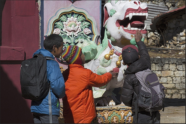 Children at the entrance to Tengboche Monastery