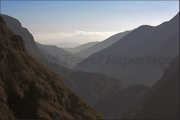 The valley of the Dudh Koshi river The valley of the Dudh Koshi river