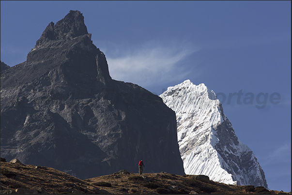 The glacier of Mount Cholatse (6335 m) on the horizon The glacier of Mount Cholatse (6335 m) on the horizon