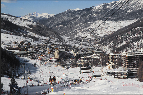 Vars ski resort (1850 m) Vars ski resort (1850 m)